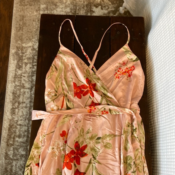 Lulus Dresses & Skirts - Size L lulus wedding guest dress